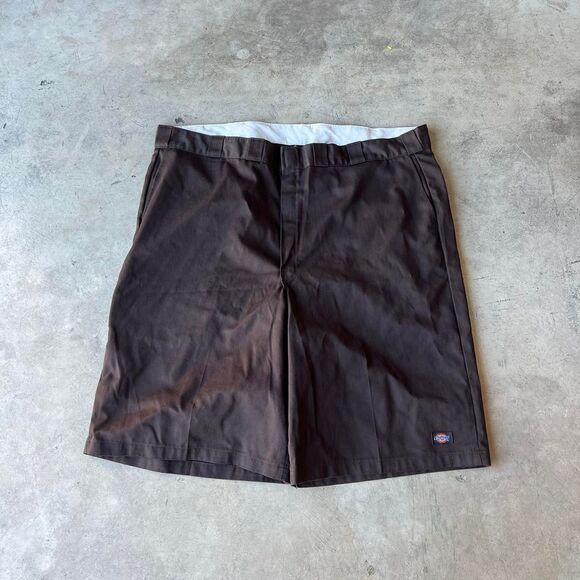 Dickies Shorts Brown Mens size 46 - Picture 1 of 2